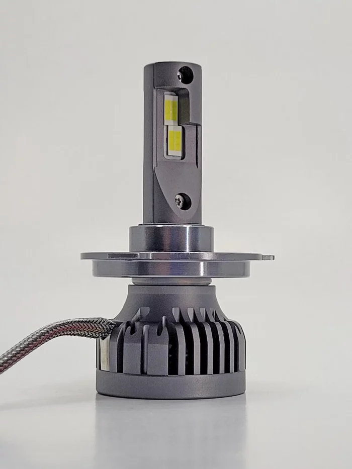 لامپ هدلایت M8 پایه H4