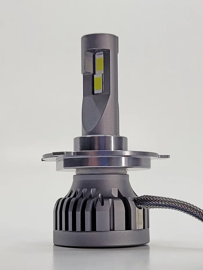 لامپ هدلایت M8 پایه H4